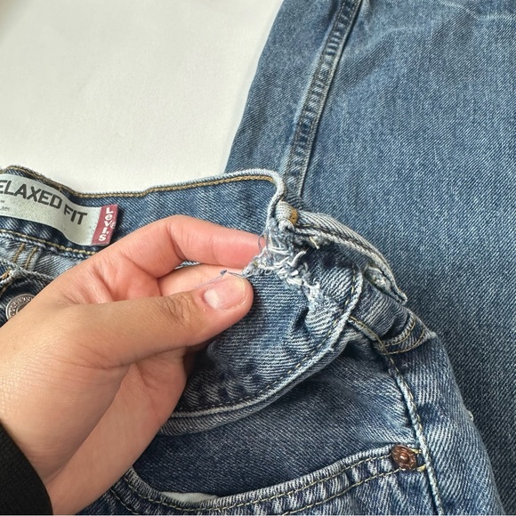 Levi’s 550 Jeans - Picture 4 of 5